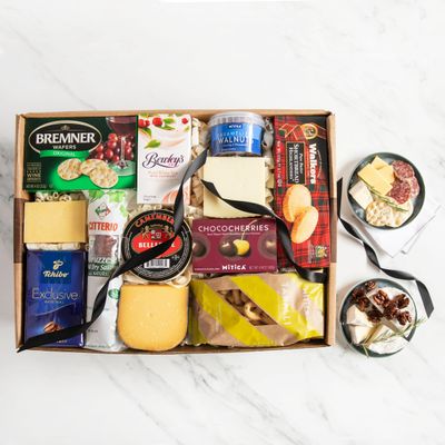 Sympathy Gift Basket (6.1 pound)