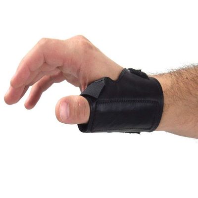 Freedom AliMed Low-Profile Thumb Stabilizer, Black, Left, Medium