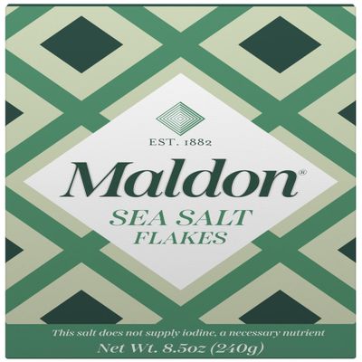 Maldon Salt, Sea Salt Flakes, 8.5 oz (240 g), Kosher, Natural, Unique Gourmet Pyramid Shaped Salt Flakes, Perfect for a Wide Range of Dishes, Hand-Harvested for Four Generations (Packaging May vary)