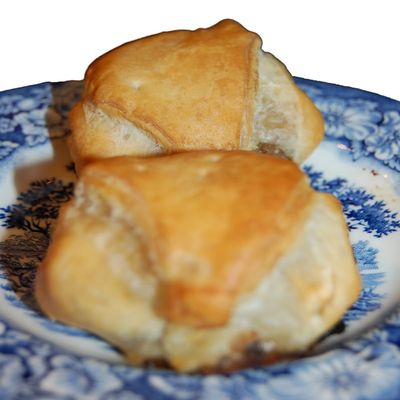 Premium Beef En Croute Wellington | Frozen Gourmet Tenderloin in Buttery Pastry | Bulk 100-Pack for Events & Catering