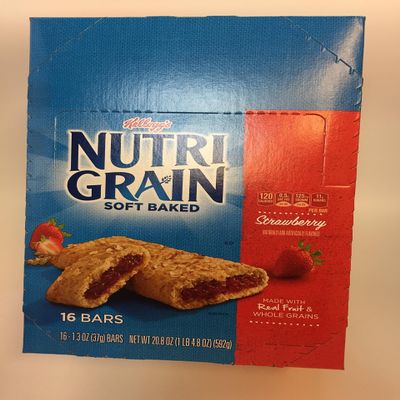Kellogg's Nutri-Grain Soft Baked Breakfast Bars, Strawberry, Indv Wrapped 1.3 Oz Bar, 16/box