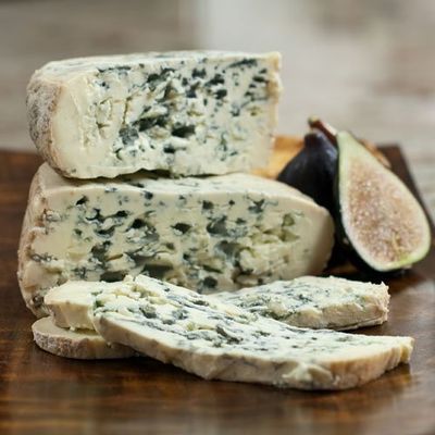 Fourme D'Ambert - 1 x 1.0 lb