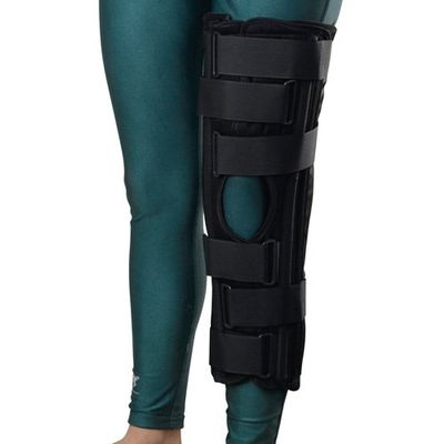 Medline Deluxe Universal Tri-Panel Knee Immobilizers, 12 In., 1 Each