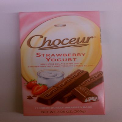 Choceur Milk Chocolate Bars with Strawberry and Yogurt (pack of 6)