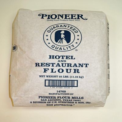 Ch Guenther Hotel and Restaurant Flour, 25 Pound -- 1 each.