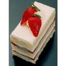 The Original Cakerie 24 Cut Strawberry Short Dessert Cake -- 2 per case.
