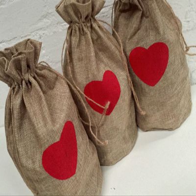 HomeBuy Jute Hessian Burlap Bags - Jute Gift Bag Heart Christmas 35X15Cm- Large Gift Bag (50)