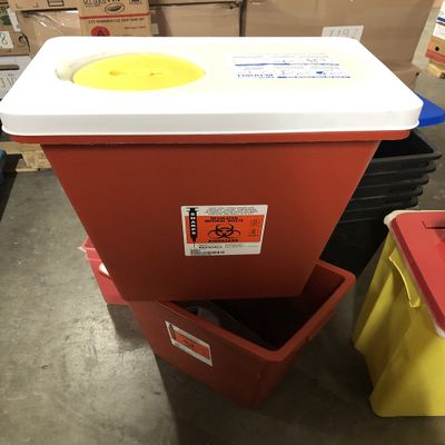 Covidien 8997S SharpSafety Sharps Container Gasketed Slide Lid, 8 gal Capacity, Red (Pack of 10)