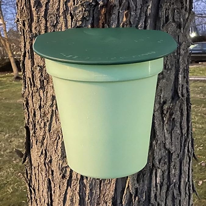 Liberty Supply 3-Pack of Plastic Sap Buckets with Lids - for Making Maple Syrup