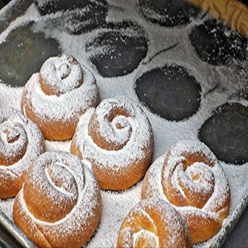 1 Pack of Puerto Rican Sweet Rolls (Mallorcas) by La Orocovea Biscuit
