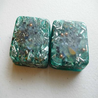 2 Transparent Green Mini Cube Tower Busters Crystal Orgone (2 Transparent Green)