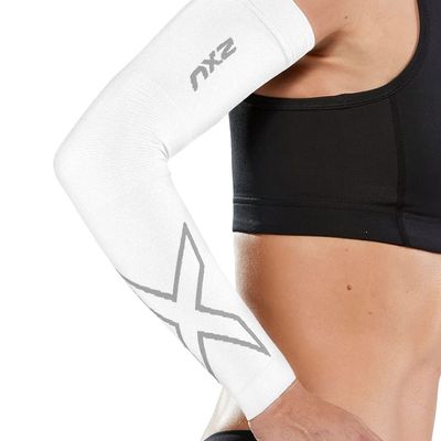 2XU Flex Run Compression Arm Sleeves for Full Length Arm Support and Recovery-White/Grey, X-Large,Athletic Cooling Arm Sleeve for Youth, Men & Women