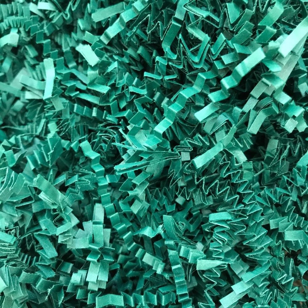 Black Cat Avenue 1/2 LB Forest Green Crinkle Cut Paper Shred Filler for Gift Wrap and Basket Filler