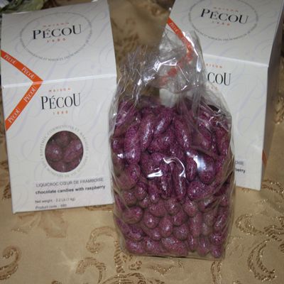 Dragees Pecou French Chocolate Drages Filled with Liquid Caramel Gift Box - 1 Kilo (2.2 lbs) - SPECIAL -