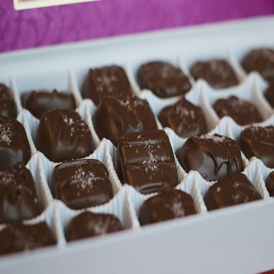 Karmalicious Dark Chocolate Sea Salt Caramels Gourmet Caramel Candy Kosher Chocolate Caramel Chewy Sea Salt Caramels Small Batch Gourmet Candy 48 Piece Box