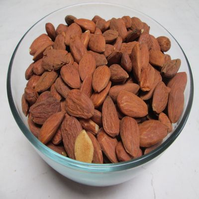 2 Lbs Almonds,Organic, Non Pasteurized (Raw) by Candymax