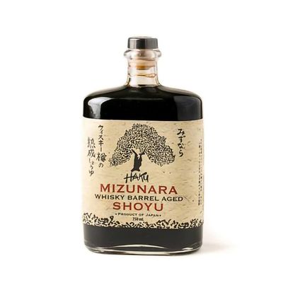 HAKU Mizunara Whiskey Barrel Aged Shoyu Soy Sauce (750 ml) - Authentic Japanese Artisanal Umami Seasoning Dark Sauce - Traditional Gourmet Dip Sauce & Marinade for Sushi, Meat, Rice & Asian Cuisines