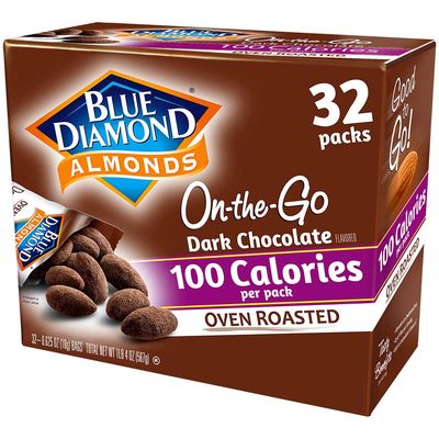 Blue Diamond Almonds Dark Chocolate Cocoa Dusted Snack Nuts, 100 Calorie Packs, (Pack of 1, 32 Count Toal)