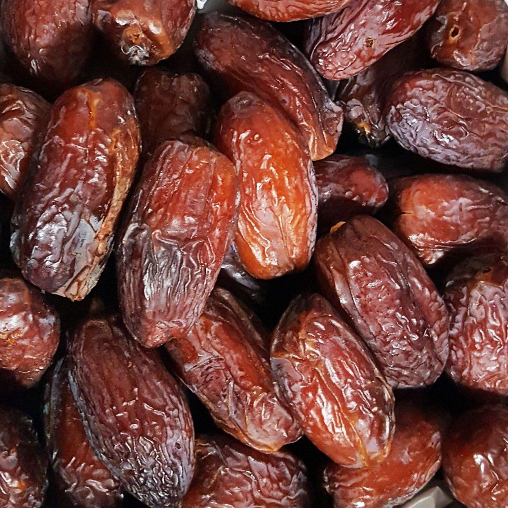 California MEDJOOL DATES Fresh Harvest Recloslable Bags Naturally Grown in California (1.5 LB)