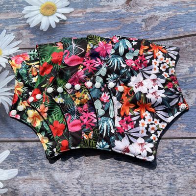 7 Pcs Reusable Waterproof Menstrual Pads Sets Including 1Pc Mini Wet Bag and 6Pcs Regular Flow Menstrual Pads Mama Cloth Sanitary Napkins