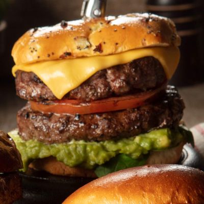 Burgers' Smokehouse Grill Ready Gourmet Steak Burgers (Original Smokehouse Steakburgers, Thirty-two 5 oz. Steakburgers)