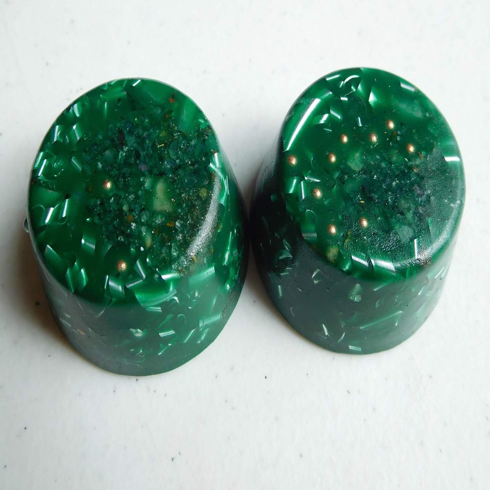 2 Emerald Green Small Tower Buster Crystal Orgone Generator Energy Accumulator 528Hz/7.83Hz/Advance Harmonics Many Beautiful Ingredients and Colors!! (Emerald Green)