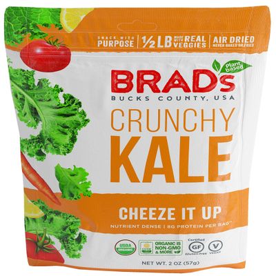 Brad's Plant Based Organic Cheeze it Up Crunchy Kale 2 oz Bags - Pack of 4