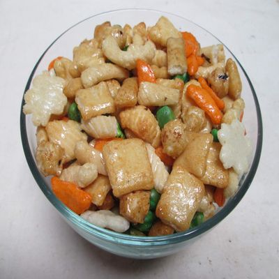 Rice Crackers Mix,Green peas 22 Lb