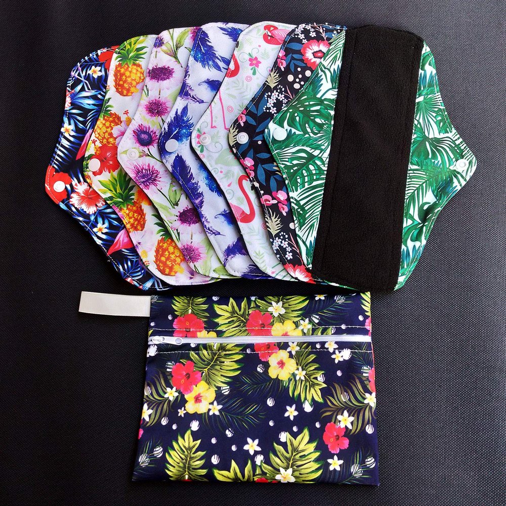 7pcs Resuable Menstrual Pad Set Including 1Pc Mini Wet Bag + 6Pcs Bamboo Charcoal Light Flow Panty Liners Waterproof Mama Cloth Sanitary Napkin Pads Menstrual Pads