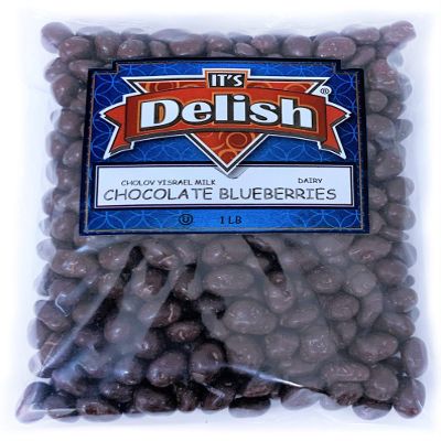 Gourmet Milk Chocolate Covered Blueberries by It's Delish, Half Pound (8 Oz Bag)