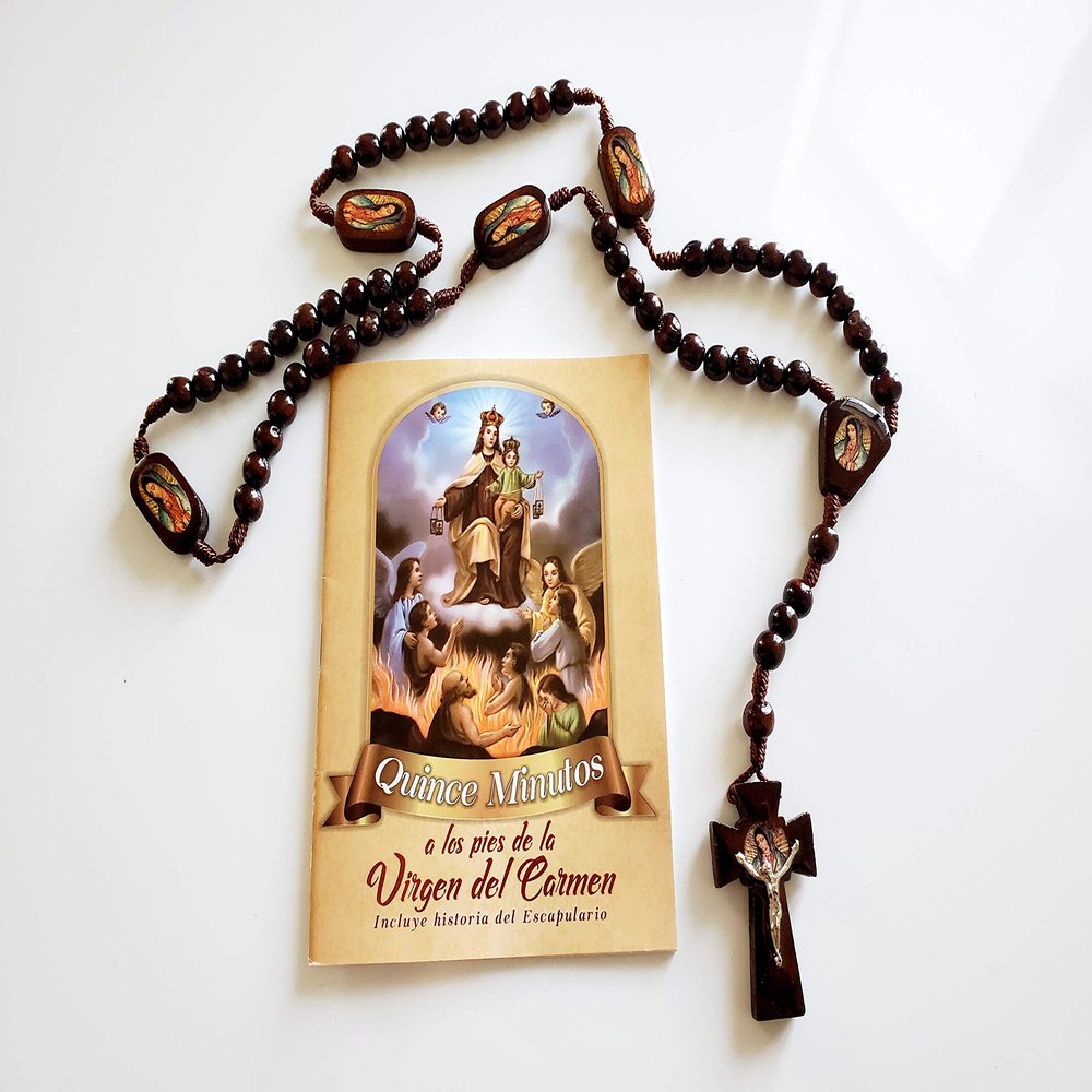 Quince minutes a los pies de la Virgen del Carmen con Rosario de madera