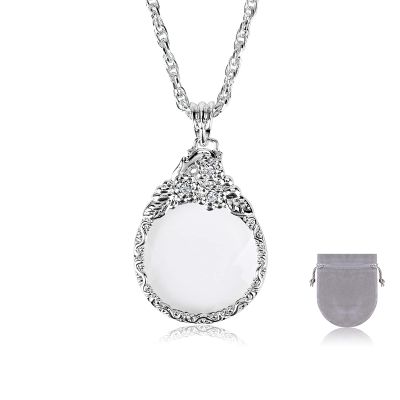 2.5X Magnifier Pendant Retro Magnifying Glass Necklace for Women Monocle for Eye Portable Pocket Magnifier Jewerly Long Chain Magnifying Monocle Lens for Reading Books Magazine Newspaper