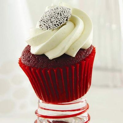Sweet Street Iced Red Velvet Cup Cake (4 Count)
