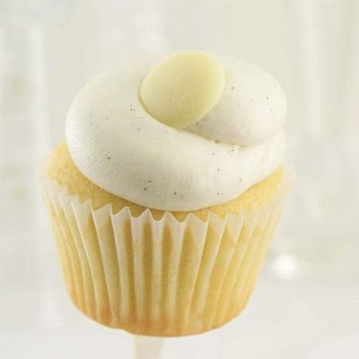 Sweet Street Iced Vanilla Bean Cup Cake (4 Count)