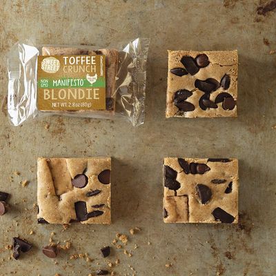 Sweet Street Toffee Crunch Manifesto Blondie Bar (8 Count)