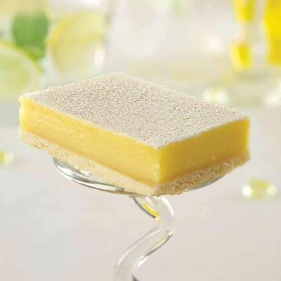 Sweet Street Shelf Stable Luscious Lemon Bar, 16 Slice - 4 per case.