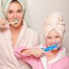 1pc Household Floss Holder Ergonomic Floss Rack for Teeth Cleaning Full Cleaning Design for Oral Care and Flossing Habits view 4