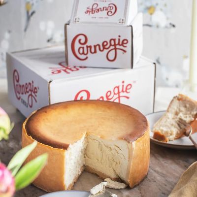 Carnegie Deli Queen of New York Cheesecake | 8 (Serves 10-12)