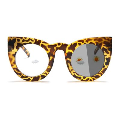Bifocal Transition Photochromic Bifocal Reading Glasses women Oversized cat eye Frame Readers Sunglasses 0~+400 (flower, 225 magnification)