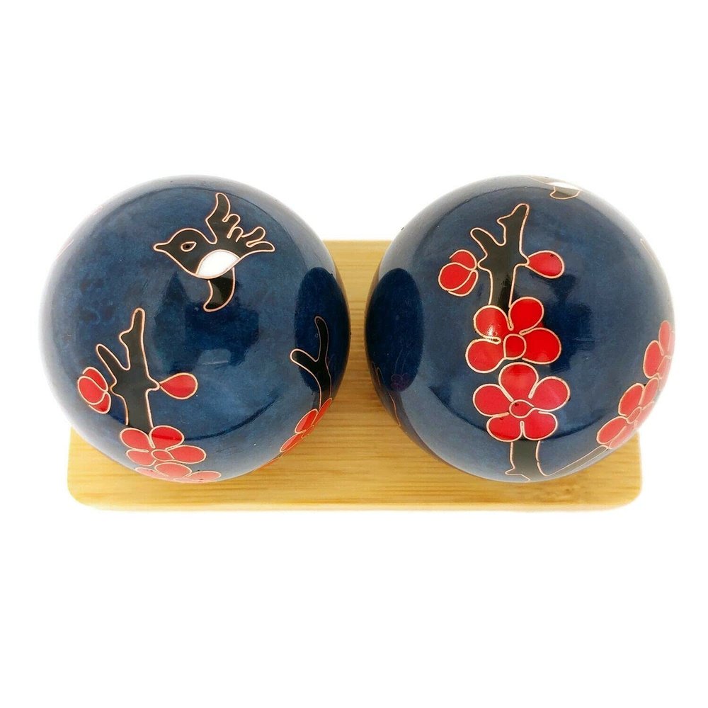 Top Chi Hummingbird Baoding Balls with Bamboo Stand (Small 1.4 Inch)