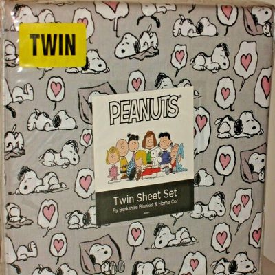Peanuts Valentine Snoopy Napping True Love with Hearts Twin Sheet Set by Berkshire