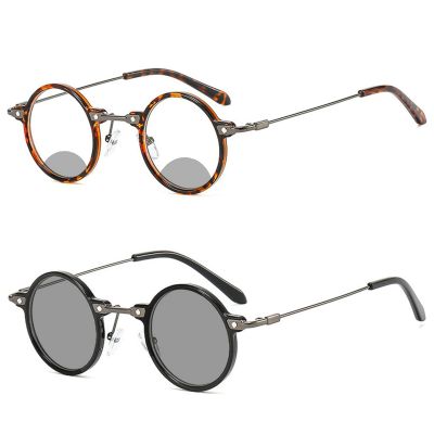 Outdoors Transition Photochromic Bifocal Reading Glasses For Women men 2pcs Round Presbyopia Readers Sunglasses UV400 (200 magnification)