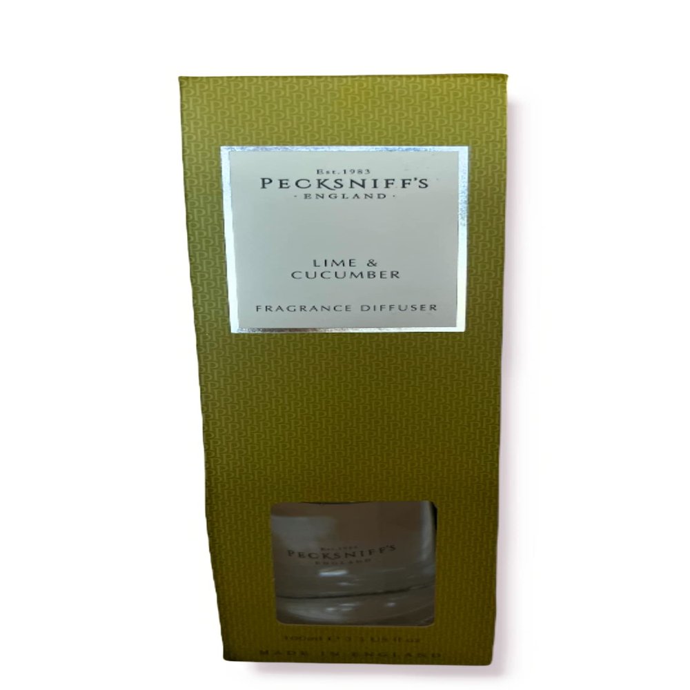 Cool Cucumber, Grapefruit, Lemon and Lime with Green Leaves, Lavendar, Cedarwood and Patchouli.