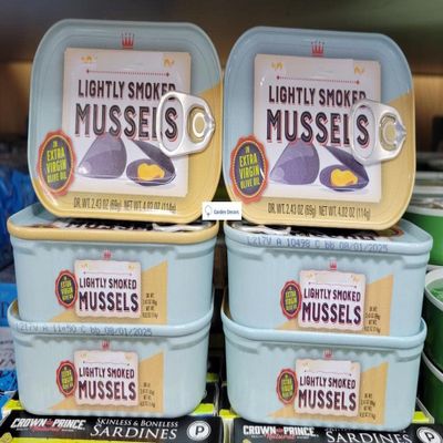 TraderB Trader Joes Lightly Smoked Mussels in Extra Virgin Olive Oil 4.02oz 114g (Six Cans)
