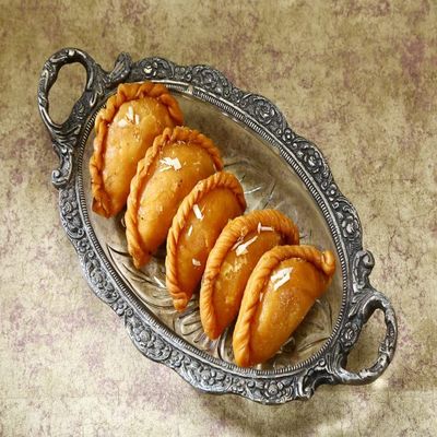 Surbhi Sweets Mumbai Special Gujiya Sweet | 400 grams | Mother's Day Gift, Father's Day Gift, Indian Sweet, Mithai, Tastiest Indian Sweet