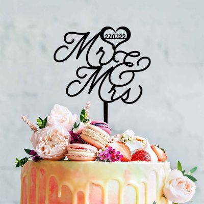 Custom Wedding Cake Topper Hearts Couple Silhouette Wedding Cake Topper Topper Mr & Mrs Rustic Wreath Cake Topper Funny Cake Toppers for Wedding Black Acrylic Cake Topper for Wedding