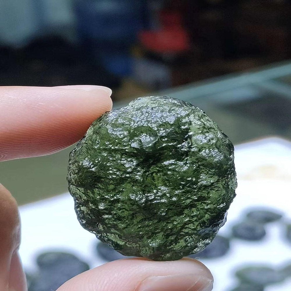 10-13g Green Moldavite Czech Meteorite Impact Glass Natural Rough Stone Crystal Energy Stone 1pc SBOTTON-8571 (Size : 23-25g)