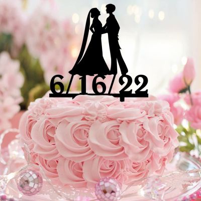 Mrs & Mrs Wedding Decorations Funny Bride And Bride Cake Topper Silhouette LGBTQ Personalized Name Wedding Date Cake Topper Lesbian Wedding Engagement Gifts Acrylic Black