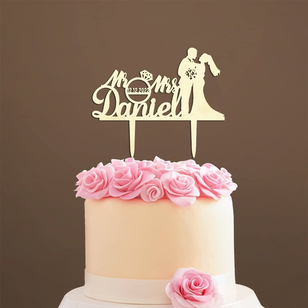 Couple Silhouette Cake Topper with Pet, Wedding Mr & Mrs Cake Topper, Mirror Gold Acrylic Monogram Wedding Cake Topper Personalized, Family Wedding Cake Topper, Script Cake Toppers for Wedding