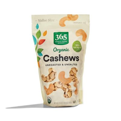 365 by Whole Foods Market, Organic Cashews, Unroasted and Unsalted, Value Size, 20 Ounce